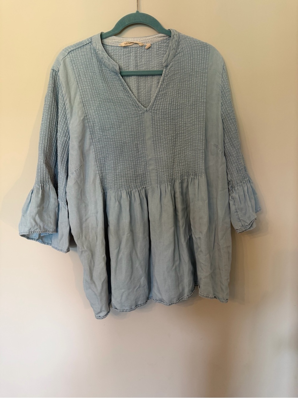 Smocked chambray bell sleeve top size 1XL